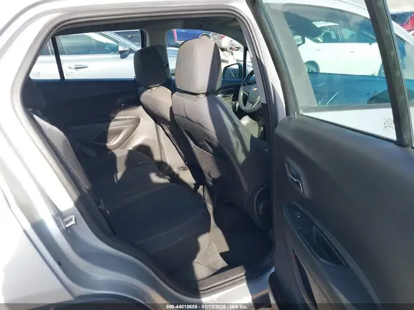 3GNCJKSB8HL283208 2017 CHEVROLET TRAX - Image 8
