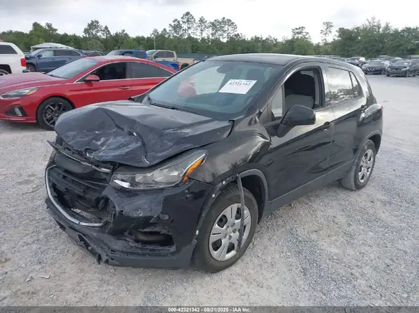 3GNCJKSB8HL285234 2017 CHEVROLET TRAX - Image 2