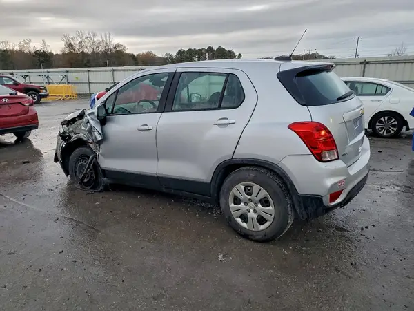 3GNCJKSB8HL288361 2017 CHEVROLET TRAX - Image 2