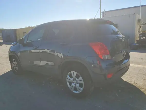 3GNCJKSB8JL149370 2018 CHEVROLET TRAX - Image 2