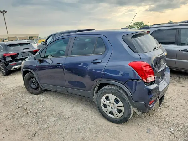 3GNCJKSB8JL159252 2018 CHEVROLET TRAX - Image 2