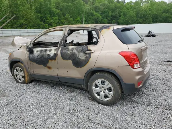 3GNCJKSB8JL161860 2018 CHEVROLET TRAX - Image 2