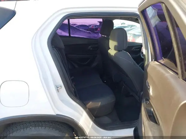 3GNCJKSB8JL172678 2018 CHEVROLET TRAX - Image 8