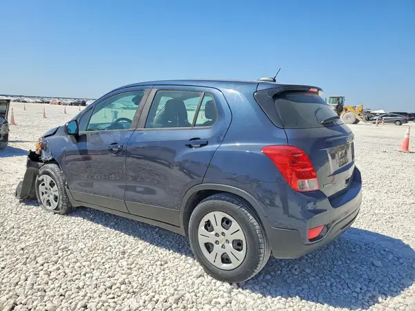 3GNCJKSB8JL188900 2018 CHEVROLET TRAX - Image 2