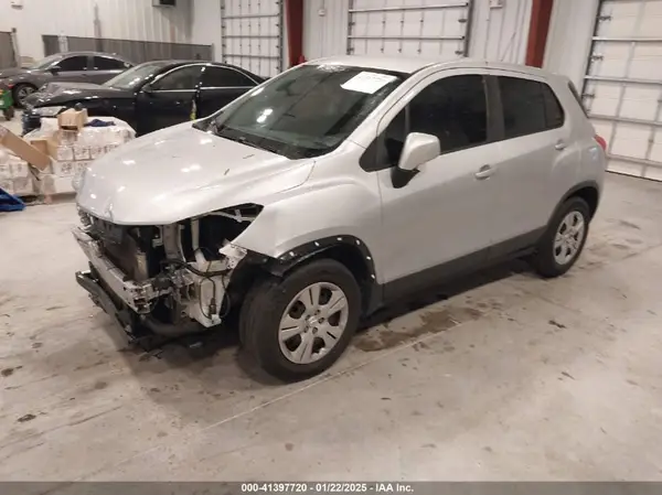 3GNCJKSB8JL196429 2018 CHEVROLET TRAX - Image 2