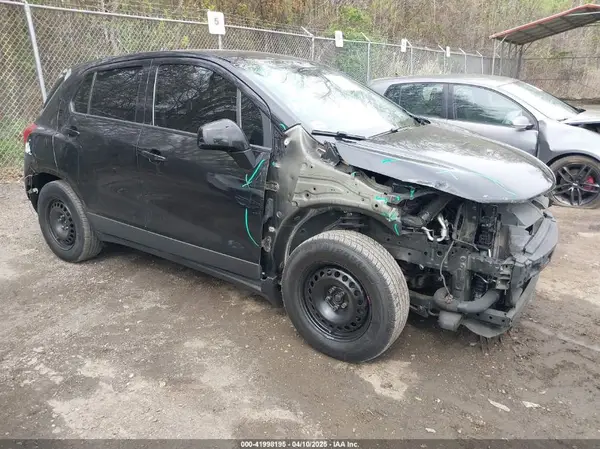 3GNCJKSB8JL203072 2018 CHEVROLET TRAX - Image 1