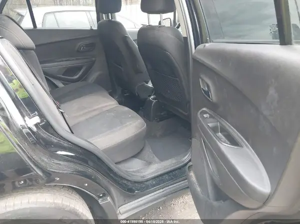 3GNCJKSB8JL203072 2018 CHEVROLET TRAX - Image 8