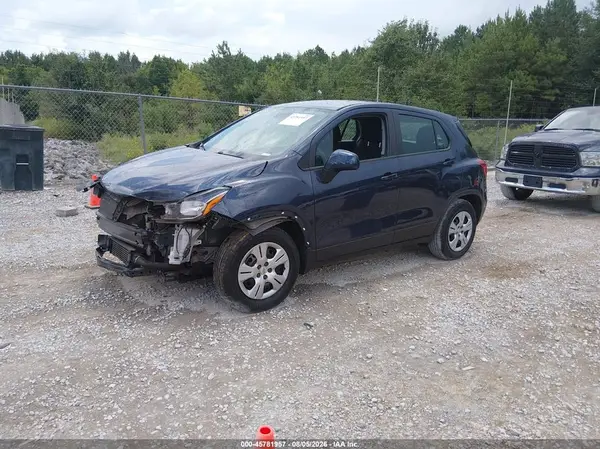 3GNCJKSB8JL207641 2018 CHEVROLET TRAX - Image 2