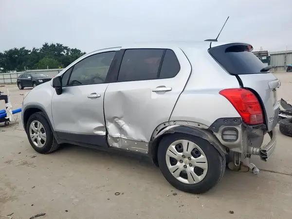 3GNCJKSB8JL222429 2018 CHEVROLET TRAX - Image 2