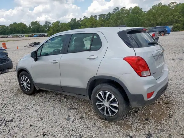 3GNCJKSB8JL237450 2018 CHEVROLET TRAX - Image 2