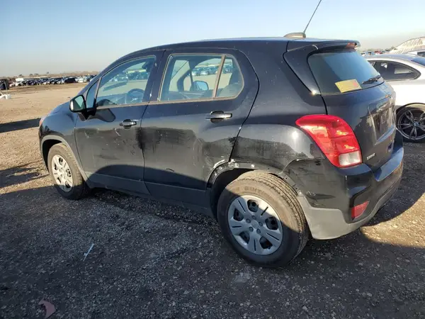 3GNCJKSB8JL238663 2018 CHEVROLET TRAX - Image 2