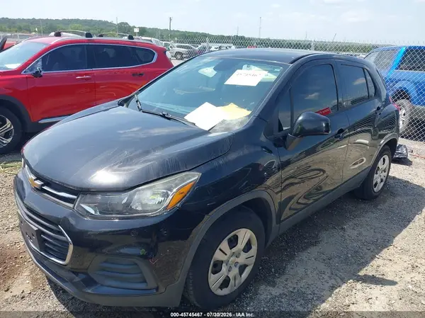 3GNCJKSB8JL245984 2018 CHEVROLET TRAX - Image 2