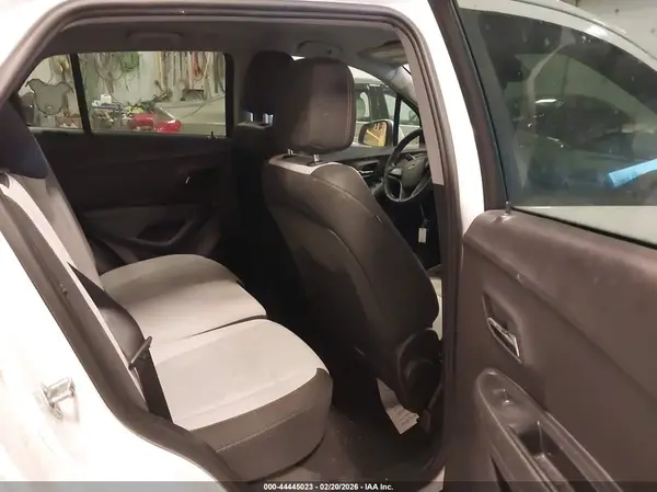 3GNCJKSB8JL304712 2018 CHEVROLET TRAX - Image 8