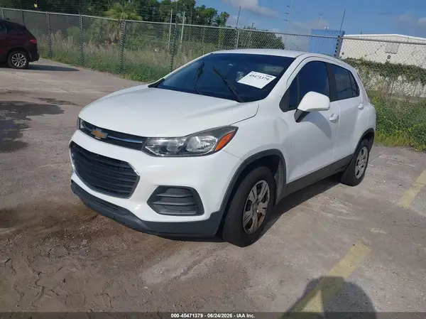 3GNCJKSB8JL325060 2018 CHEVROLET TRAX - Image 2
