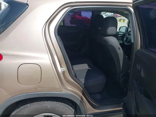 3GNCJKSB8JL326693 2018 CHEVROLET TRAX - Image 8