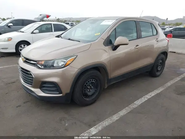 3GNCJKSB8JL329450 2018 CHEVROLET TRAX - Image 2