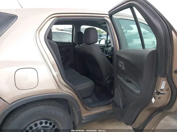 3GNCJKSB8JL329450 2018 CHEVROLET TRAX - Image 8
