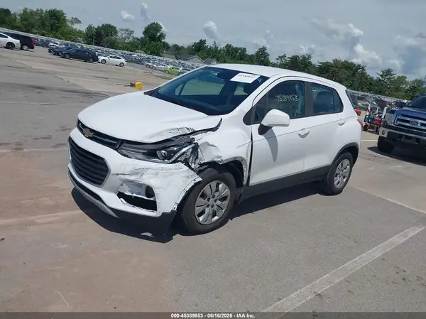 3GNCJKSB8JL330064 2018 CHEVROLET TRAX - Image 2