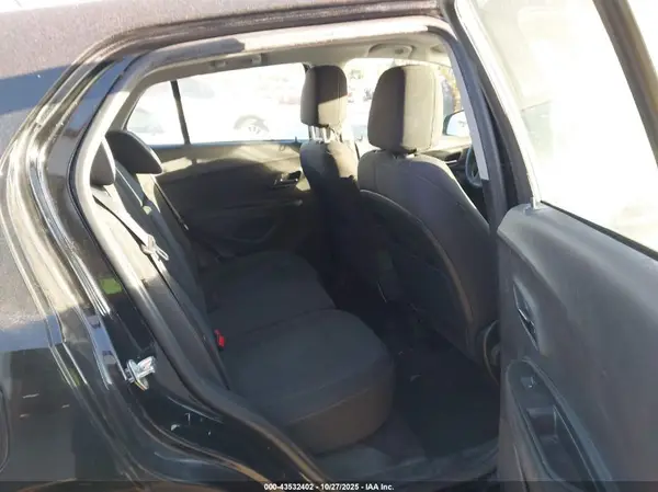 3GNCJKSB8JL394329 2018 CHEVROLET TRAX - Image 8