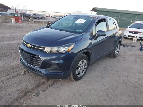 3GNCJKSB8JL419648 2018 CHEVROLET TRAX - Image 2