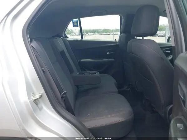 3GNCJKSB8KL118363 2019 CHEVROLET TRAX - Image 8