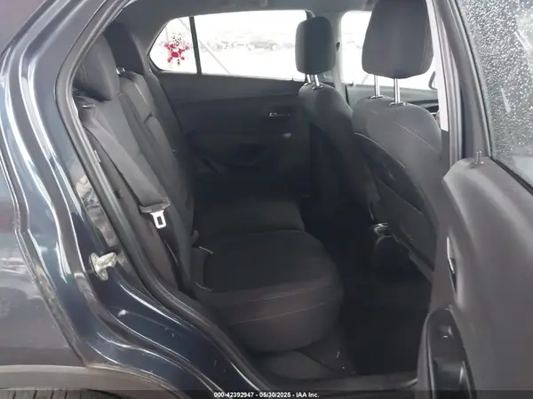 3GNCJKSB8KL121893 2019 CHEVROLET TRAX - Image 8