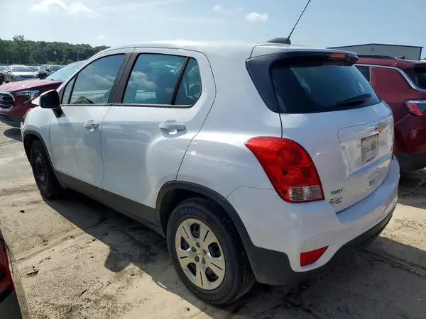 3GNCJKSB8KL162153 2019 CHEVROLET TRAX - Image 2