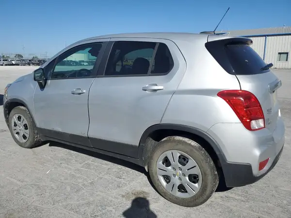 3GNCJKSB8KL168700 2019 CHEVROLET TRAX - Image 2