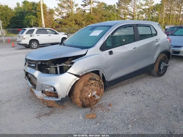 3GNCJKSB8KL170642 2019 CHEVROLET TRAX - Image 2