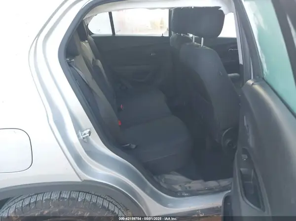 3GNCJKSB8KL170642 2019 CHEVROLET TRAX - Image 8
