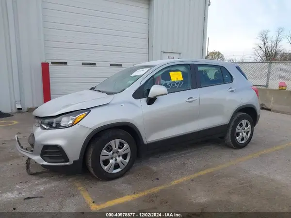 3GNCJKSB8KL173041 2019 CHEVROLET TRAX - Image 2