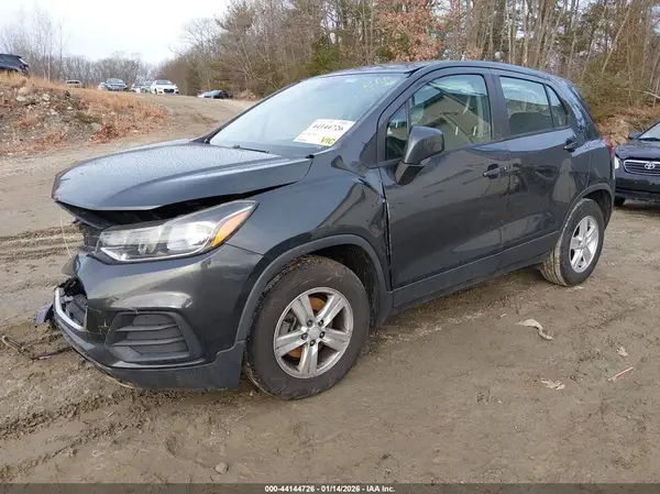 3GNCJKSB8KL189935 2019 CHEVROLET TRAX - Image 2