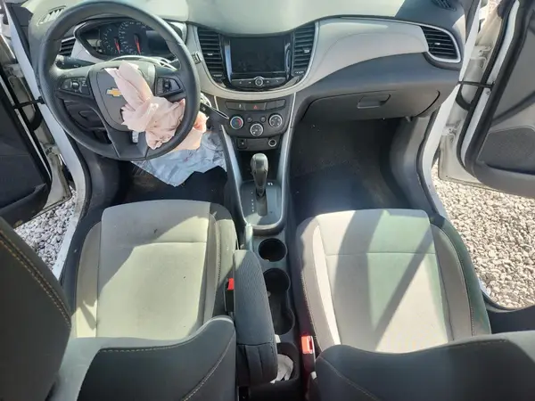 3GNCJKSB8KL198330 2019 CHEVROLET TRAX - Image 8