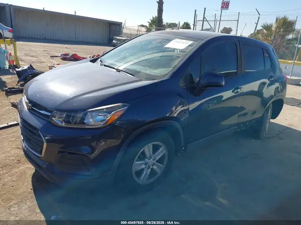 3GNCJKSB8KL208953 2019 CHEVROLET TRAX - Image 2