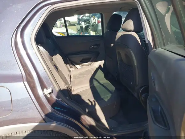3GNCJKSB8KL208953 2019 CHEVROLET TRAX - Image 8