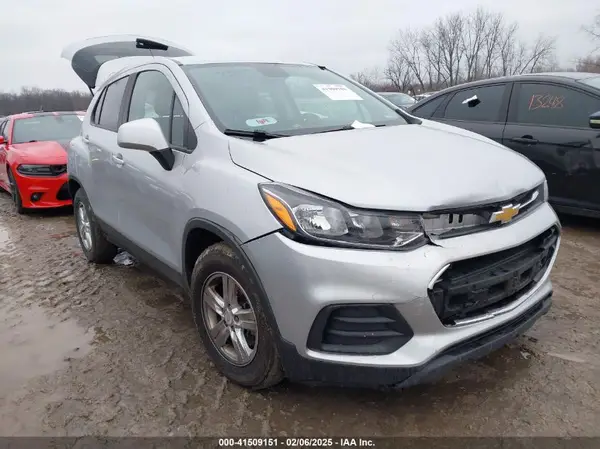 3GNCJKSB8KL209326 2019 CHEVROLET TRAX - Image 1