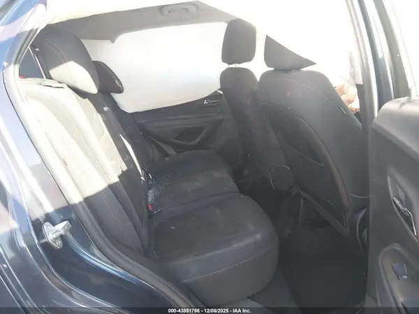 3GNCJKSB8KL211853 2019 CHEVROLET TRAX - Image 8