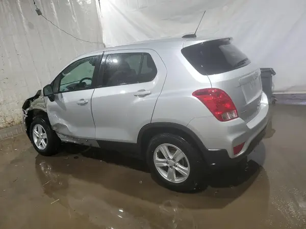 3GNCJKSB8KL211898 2019 CHEVROLET TRAX - Image 2