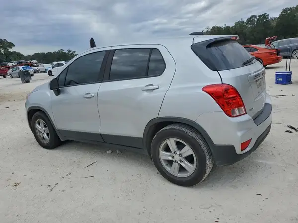 3GNCJKSB8KL212176 2019 CHEVROLET TRAX - Image 2