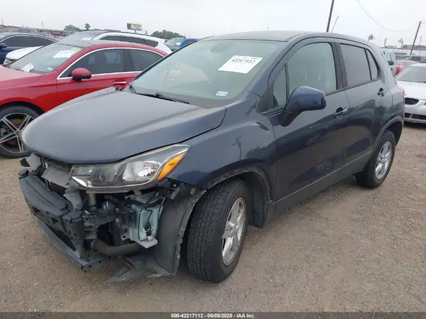 3GNCJKSB8KL216504 2019 CHEVROLET TRAX - Image 2