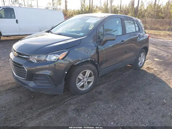3GNCJKSB8KL220858 2019 CHEVROLET TRAX - Image 2