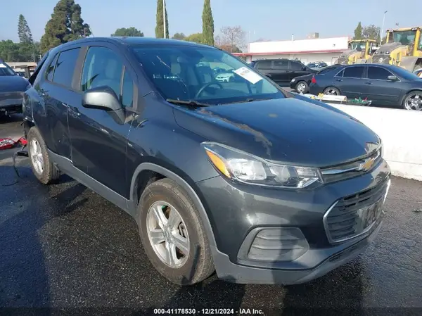 3GNCJKSB8KL222268 2019 CHEVROLET TRAX - Image 1
