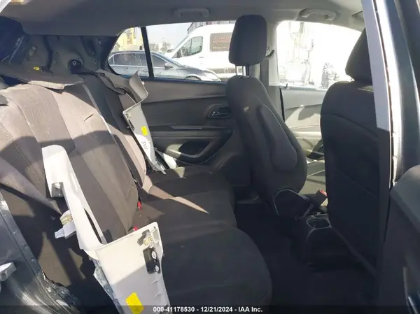3GNCJKSB8KL222268 2019 CHEVROLET TRAX - Image 8