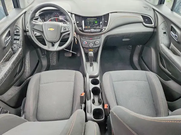 3GNCJKSB8KL235425 2019 CHEVROLET TRAX - Image 8