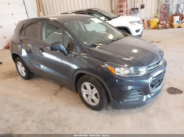 3GNCJKSB8KL256047 2019 CHEVROLET TRAX - Image 1