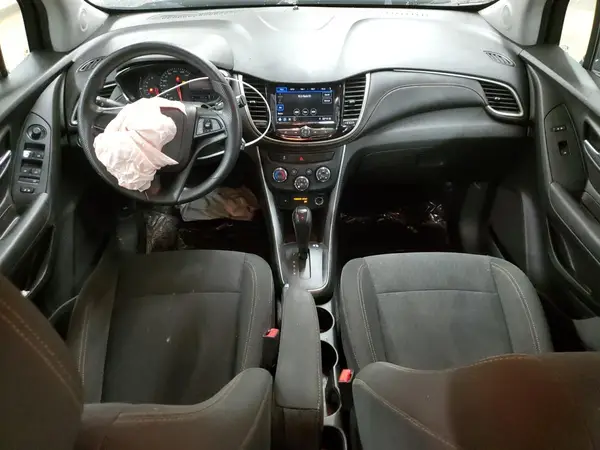 3GNCJKSB8KL257957 2019 CHEVROLET TRAX - Image 8