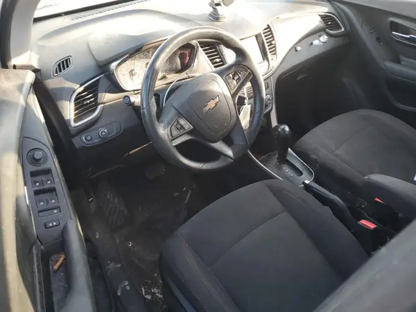 3GNCJKSB8KL266688 2019 CHEVROLET TRAX - Image 8
