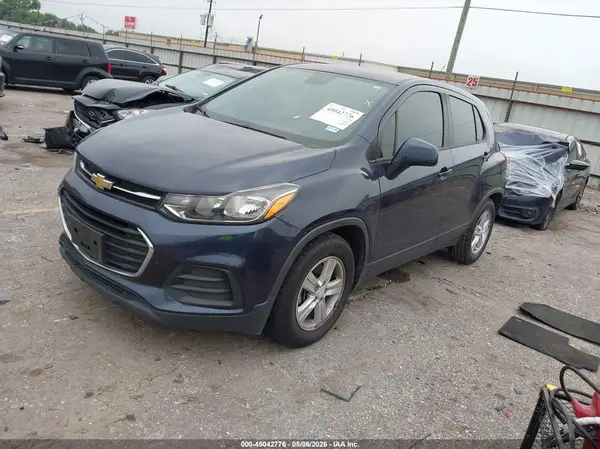 3GNCJKSB8KL269123 2019 CHEVROLET TRAX - Image 2