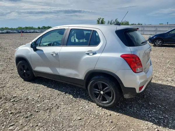 3GNCJKSB8KL275049 2019 CHEVROLET TRAX - Image 2