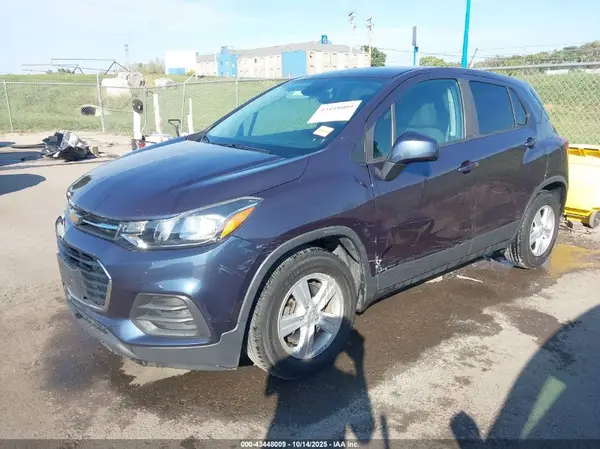 3GNCJKSB8KL275360 2019 CHEVROLET TRAX - Image 2